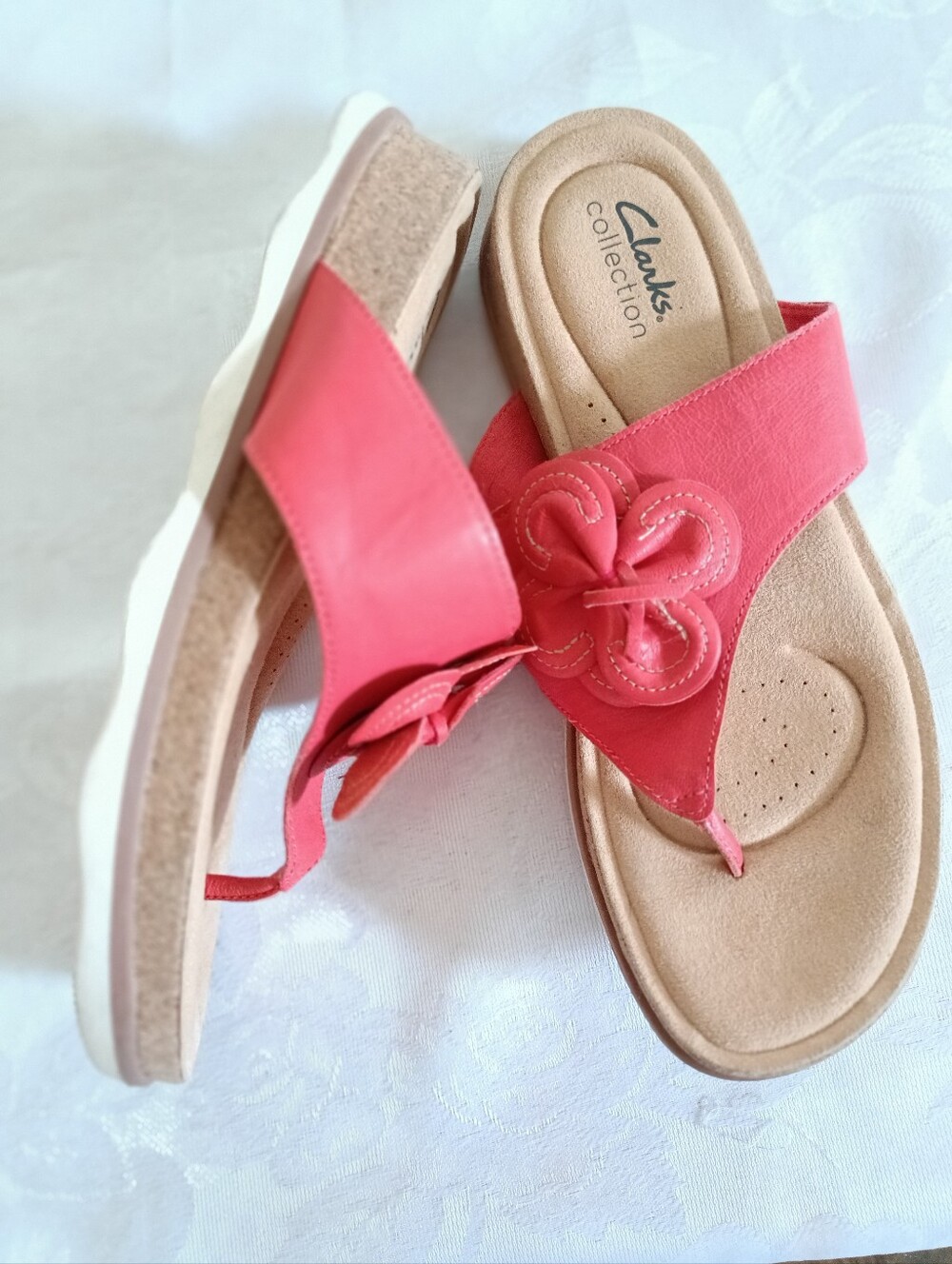 Clarks Leather Flower Thong Sandals Cushioned 8.5 Red - Picture 10 of 16